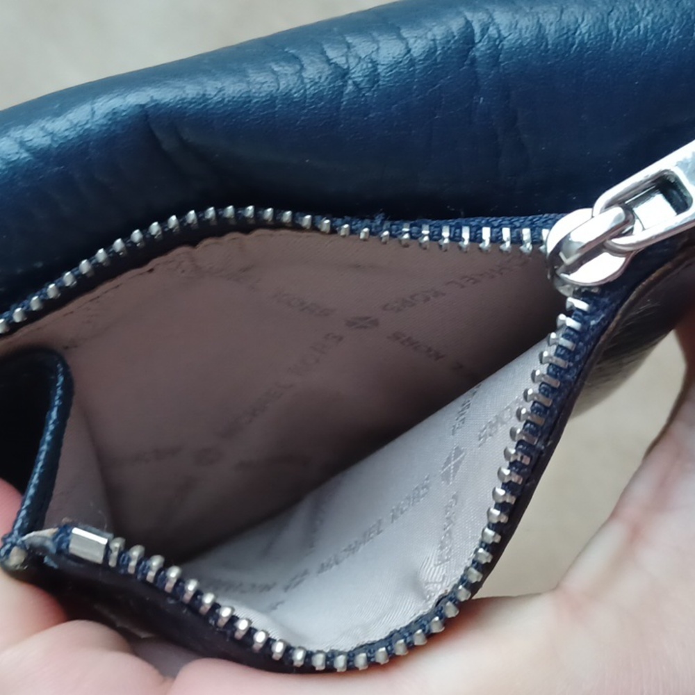 Michael Kors Wallet - Picture 8 of 16